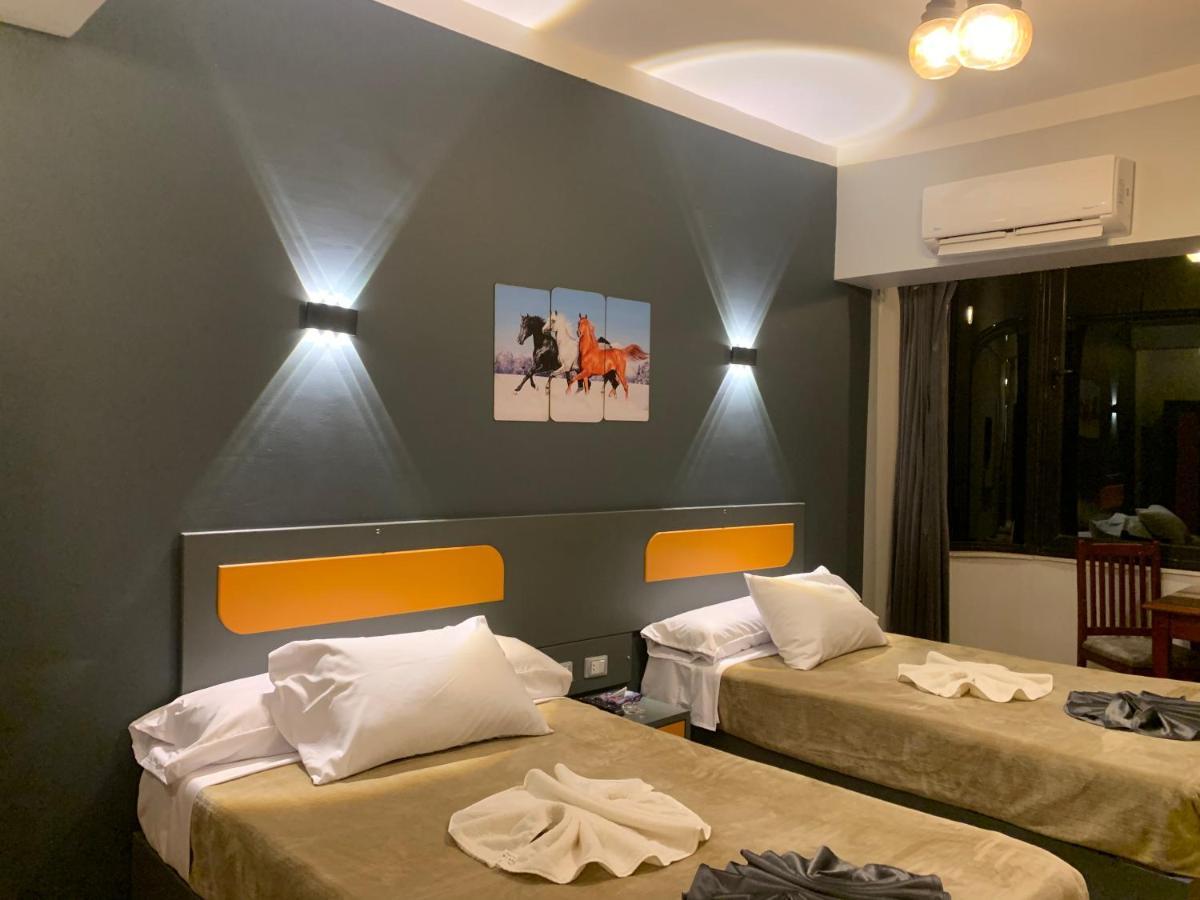 Royal Hotel Qinā Eksteriør bilde